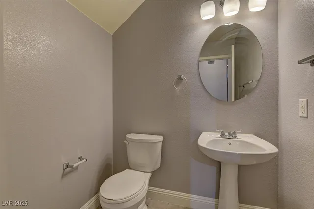 $1,999 | 10654 Solar Hawk Avenue, Las Vegas, NV 89129