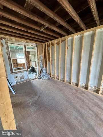 a view of walk in closet