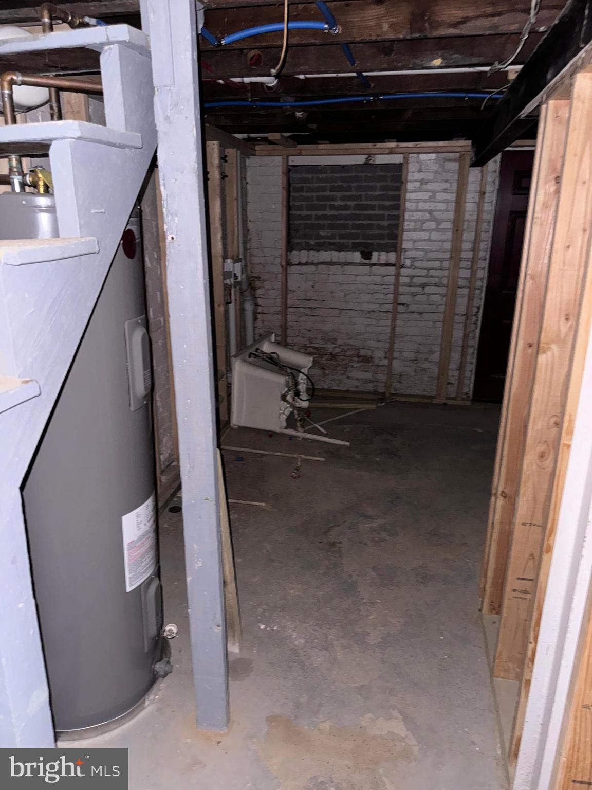 1467 Ridge Place Southeast Washington, DC 20020 - Photo 29 of 53 a view of walk in closet