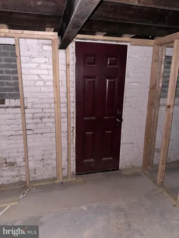 a view of multiple houses with a yard