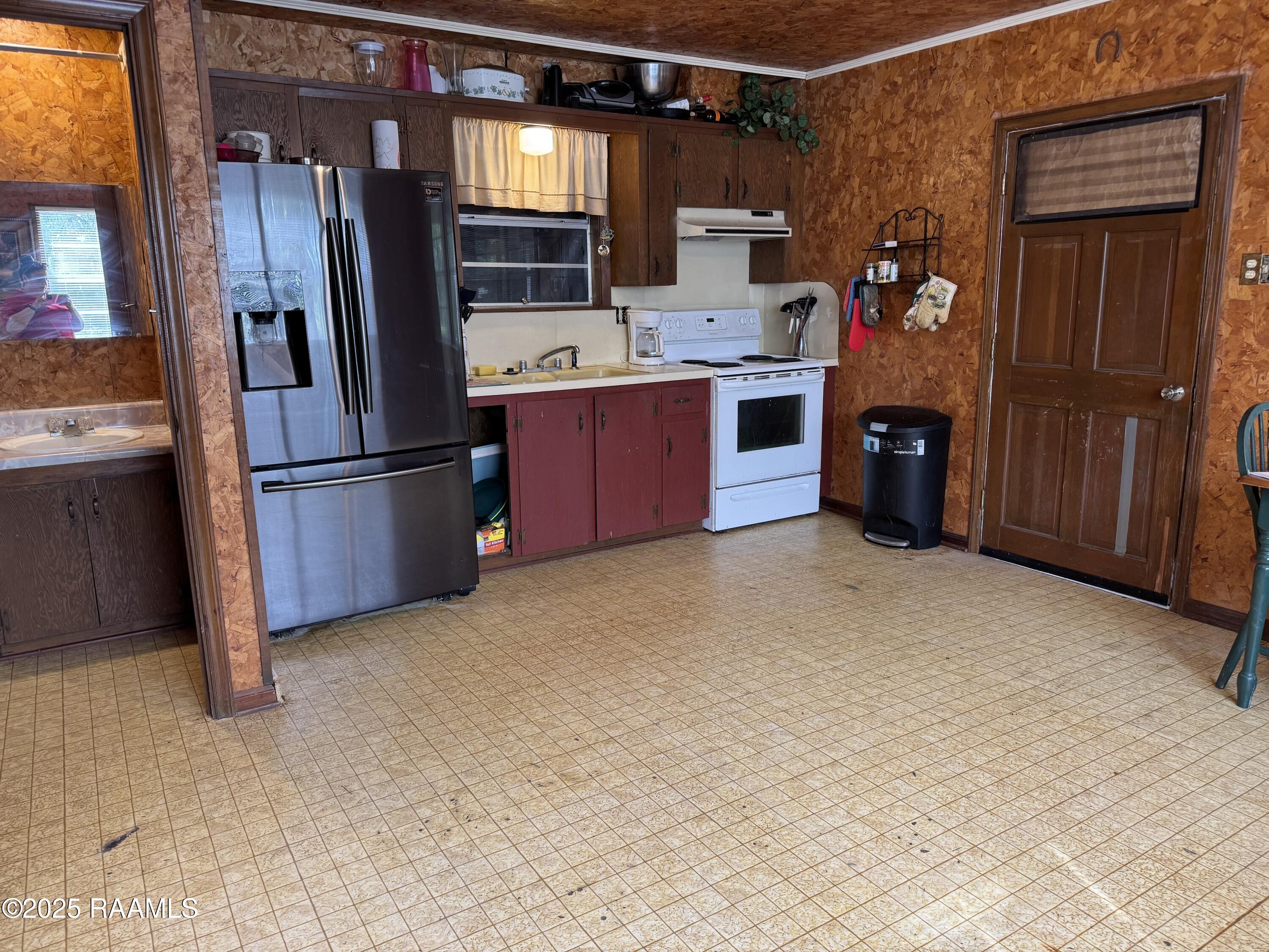 1019 Gabriel Street Breaux Bridge, LA 70517 - Photo 17 of 19 Outdoor kitchen