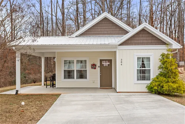 $234,000 | 384 East Woodland Drive, Walhalla, SC 29691