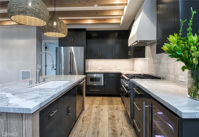 $10,500 | 710 Avocado Avenue, Unit B, Corona del Mar, CA 92625