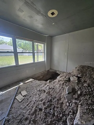 a view of utility room