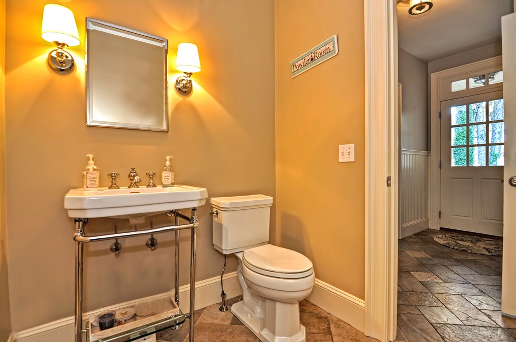 9 Mayo Road Wellesley, MA 02482 - Photo 18 of 30