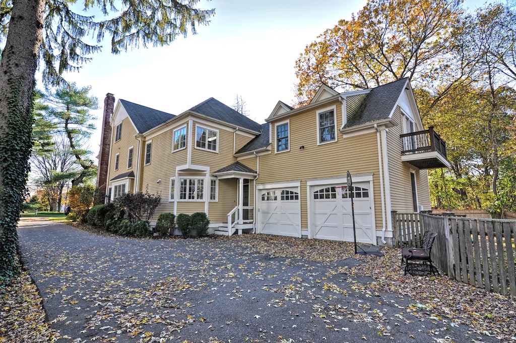 9 Mayo Road Wellesley, MA 02482 - Photo 3 of 30