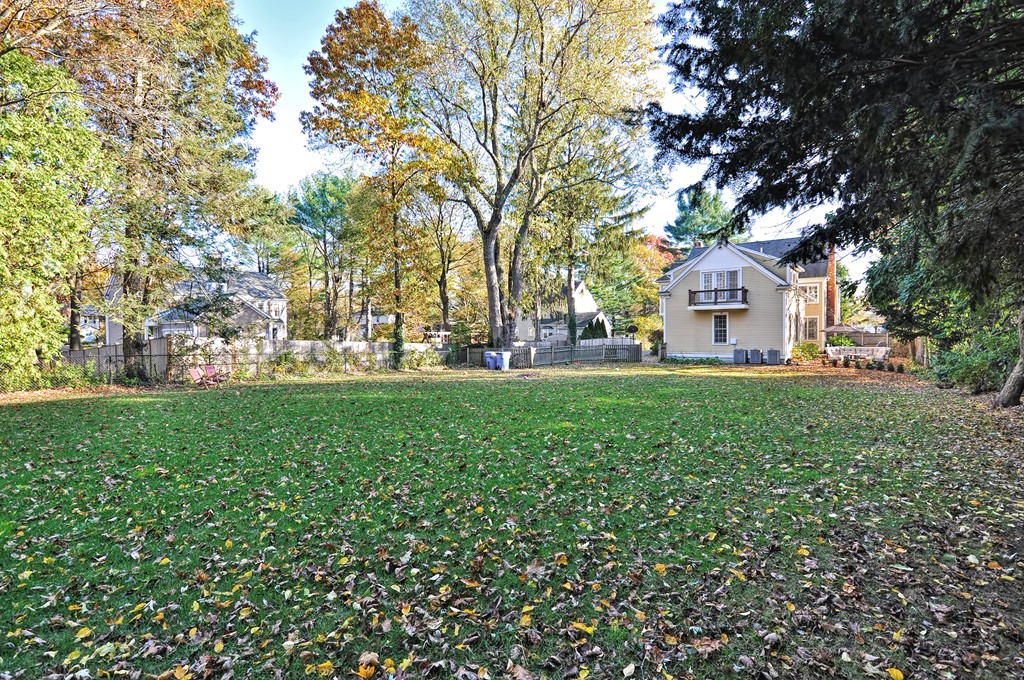 9 Mayo Road Wellesley, MA 02482 - Photo 5 of 30