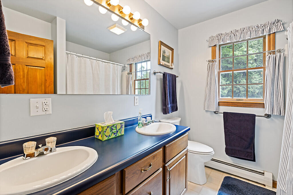 40 Pheasant Run Road Belgrade, ME 04917 - Photo 29 of 45 Primary Bath