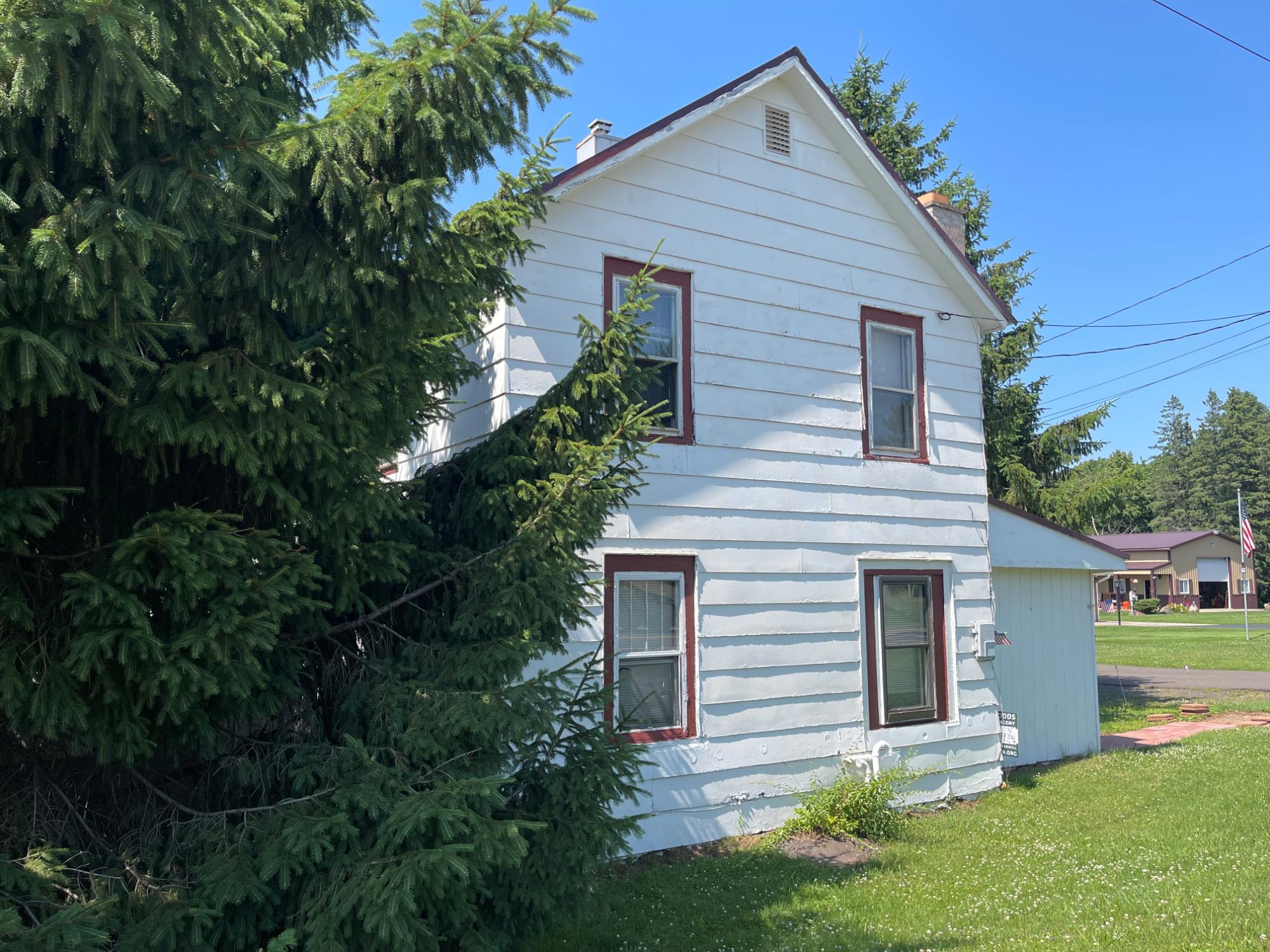 702 Cary Road Hurley, WI 54534 - Photo 2 of 19 Gallery Image 2