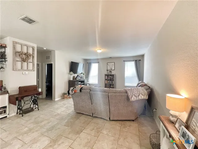 $1,795 | 415 Harvest Point, Selma, TX 78154