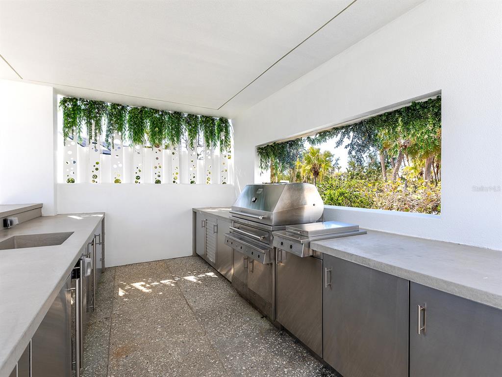 7647 Sanderling Road Sarasota, FL 34242 - Photo 45 of 75