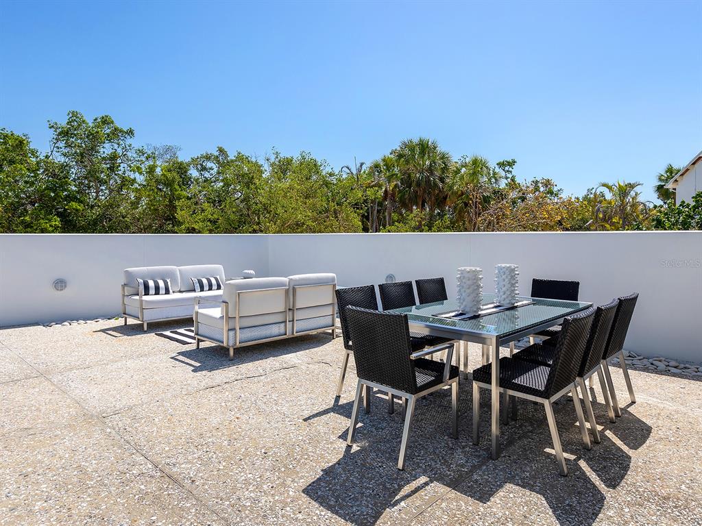 7647 Sanderling Road Sarasota, FL 34242 - Photo 46 of 75