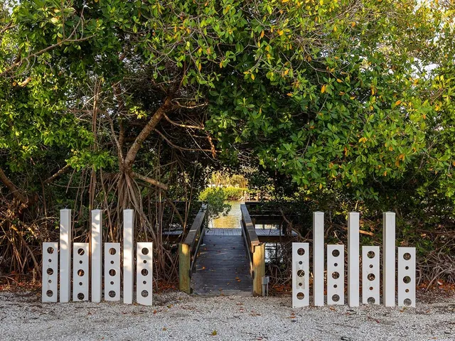 $16,500 | 7647 Sanderling Road, Sarasota, FL 34242