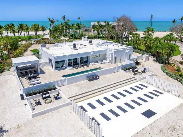 $16,500 | 7647 Sanderling Road, Sarasota, FL 34242