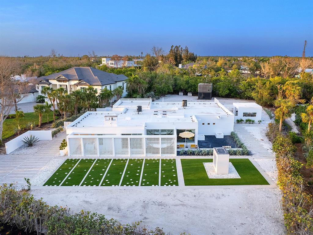 7647 Sanderling Road Sarasota, FL 34242 - Photo 6 of 75