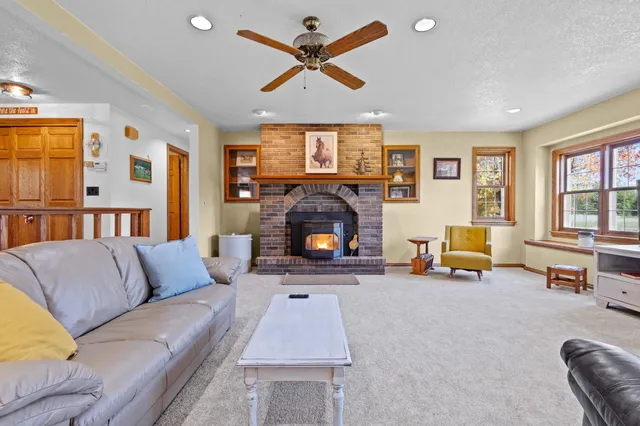 $874,900 | N4742 Thompson Road, Shiocton, WI 54170