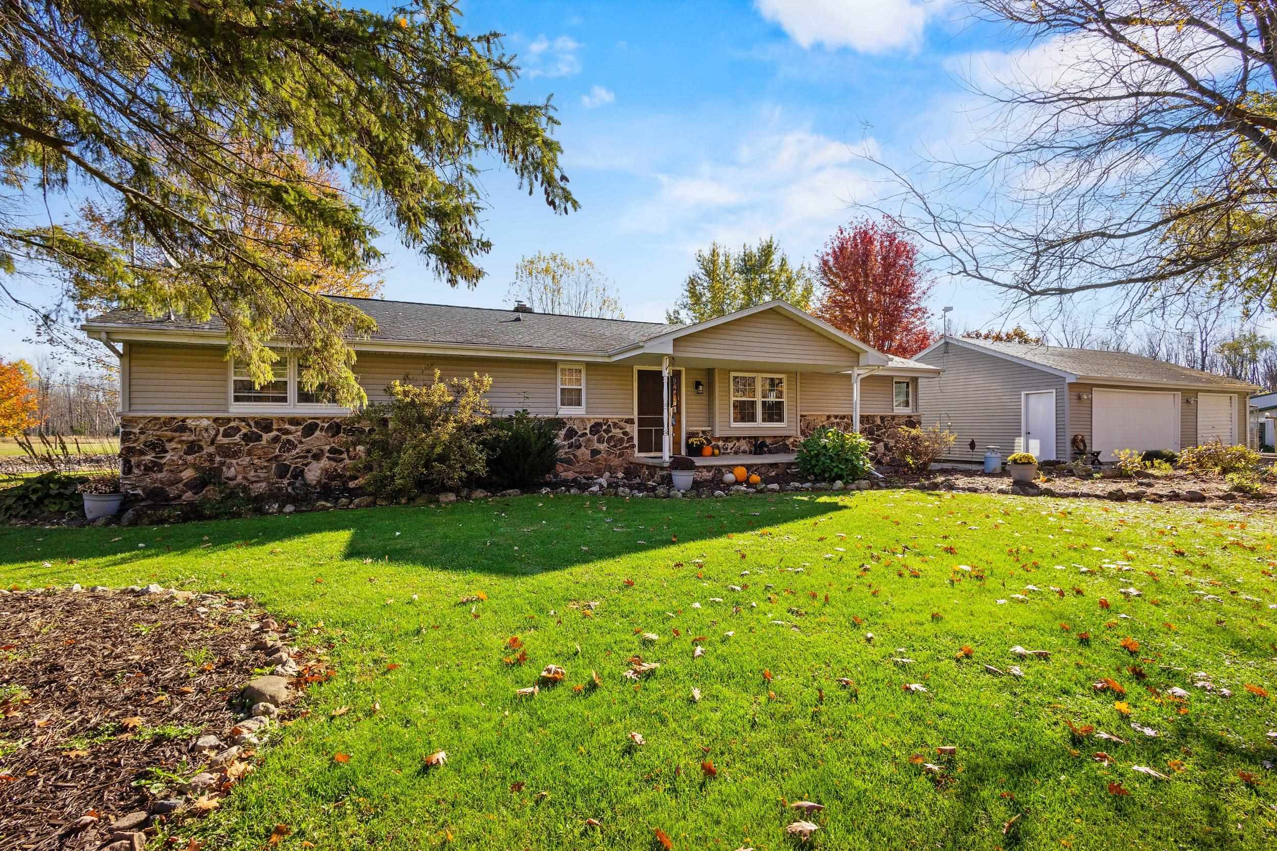 N4742 Thompson Road Shiocton, WI 54170 - Photo 2 of 55