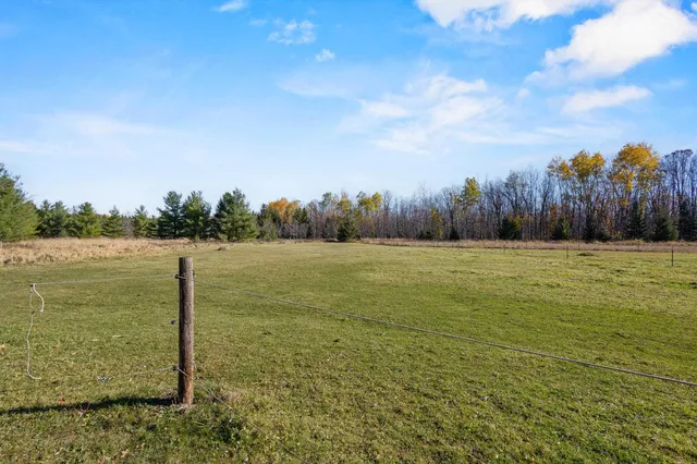 $874,900 | N4742 Thompson Road, Shiocton, WI 54170