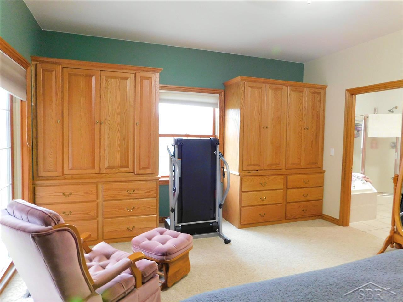 9674 Sarle Road Freeland, MI 48623 - Photo 14 of 37