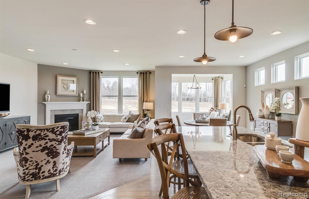 744 Risdon Trail South Saline, MI 48176 - Photo 2 of 9