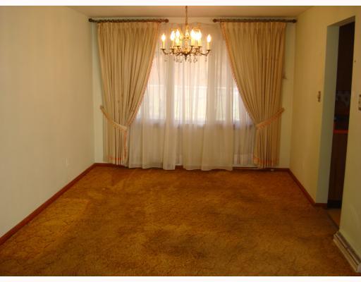 983 Broughton Road Pittsburgh, PA 15236 - Photo 3 of 10 Dining Room.