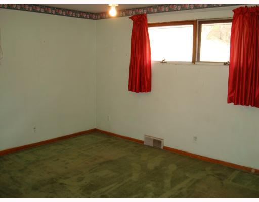 983 Broughton Road Pittsburgh, PA 15236 - Photo 5 of 10 Master Bedroom.
