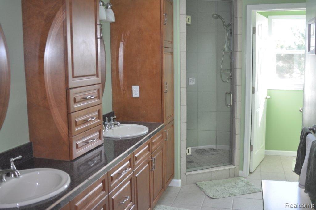 8710 Burt Road Capac, MI 48014 - Photo 6 of 10 DSC_0005.jpg
