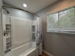 $135,000 | 2006 Country Club Drive, Yazoo City, MS 39194