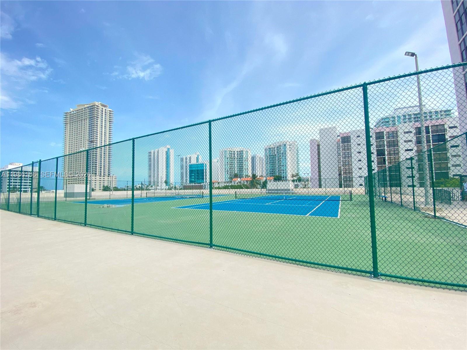 16919 North Bay Road, Unit 902 Sunny Isles Beach, FL 33160 - Photo 4 of 13