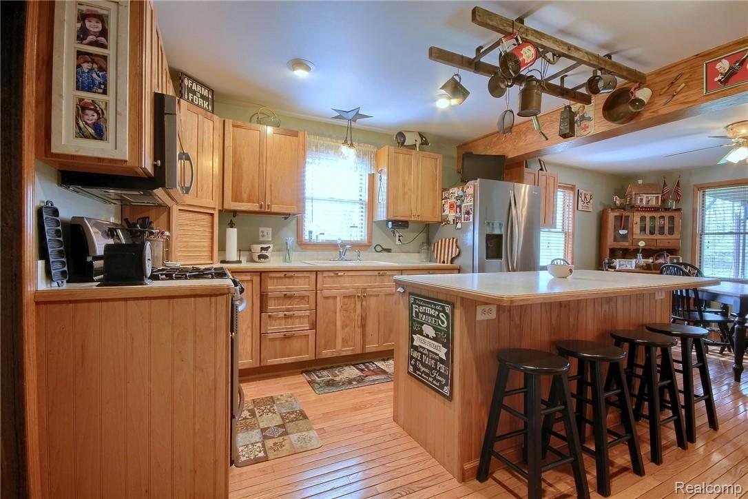 31201 West Road New Boston, MI 48164 - Photo 10 of 33 10-Kitchen 2nd View.jpg