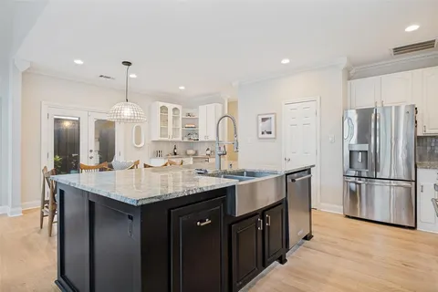 $985,000 | 6135 Belmont Avenue, Dallas, TX 75214