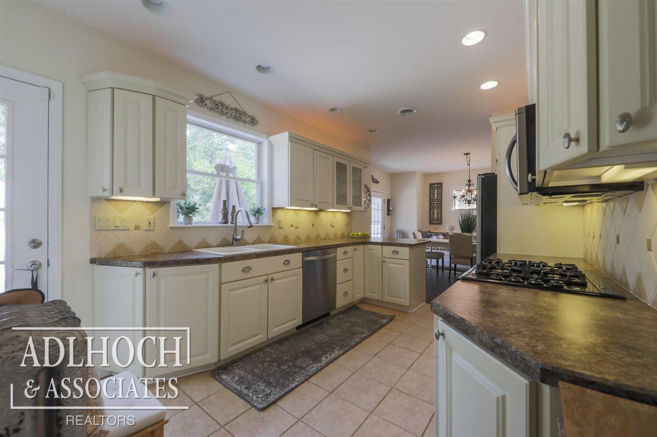292 Kerby Road Grosse Pointe Farms, MI 48236 - Photo 8 of 26