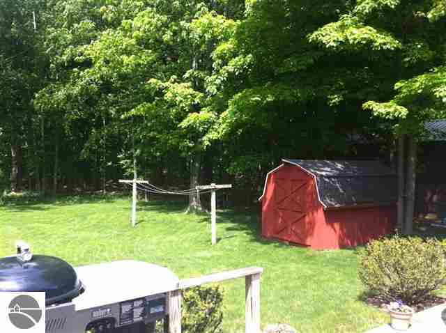 1819 Lardie Road Traverse City, MI 49696 - Photo 16 of 19 1746652-15.JPG