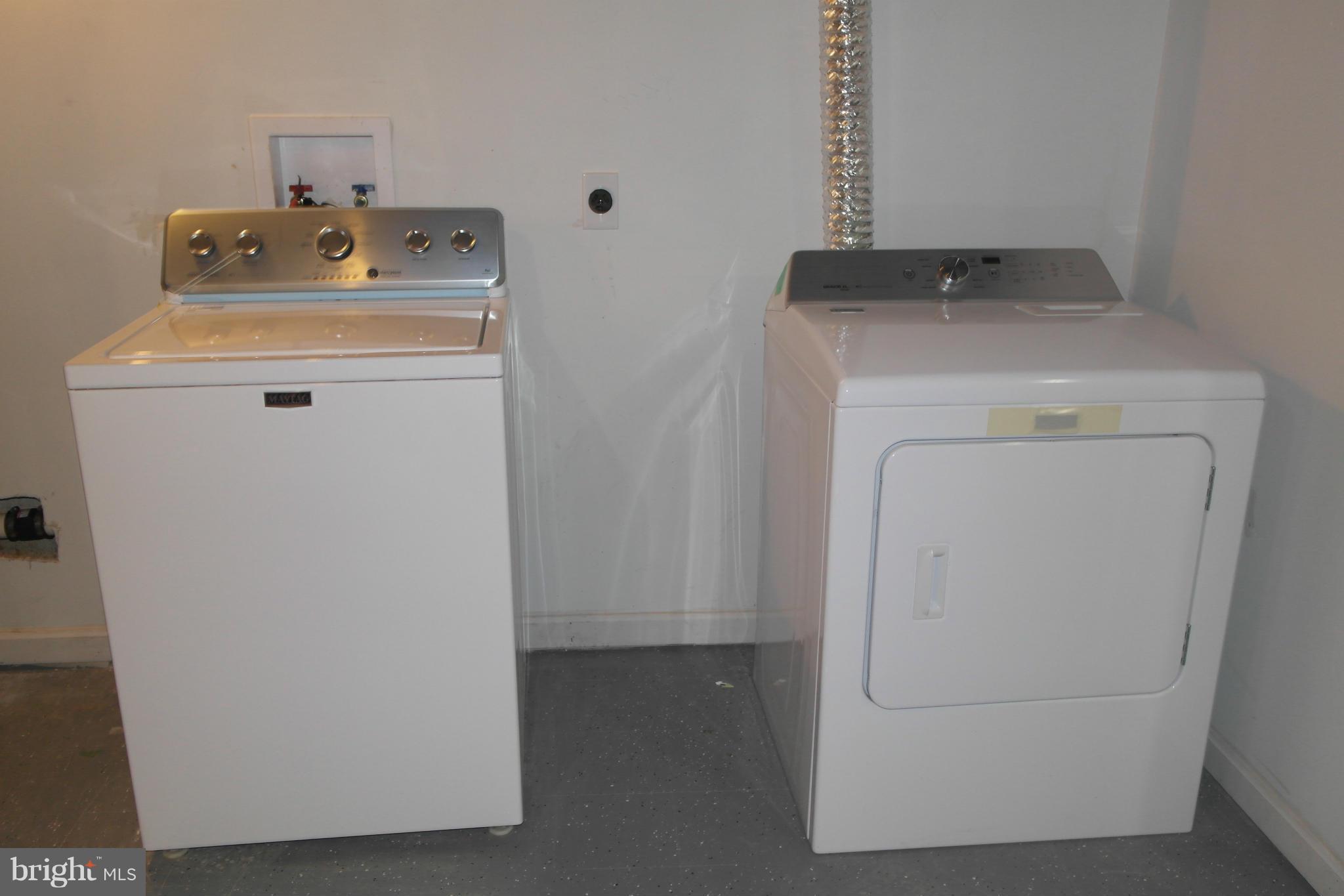 1225 Wicklow Road Baltimore, MD 21229 - Photo 13 of 17 a utility room with dryer and washer