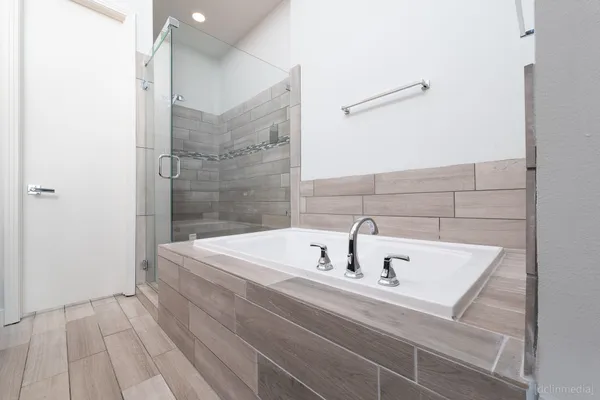 $3,750 | 2110 Crocker Street, Houston, TX 77006