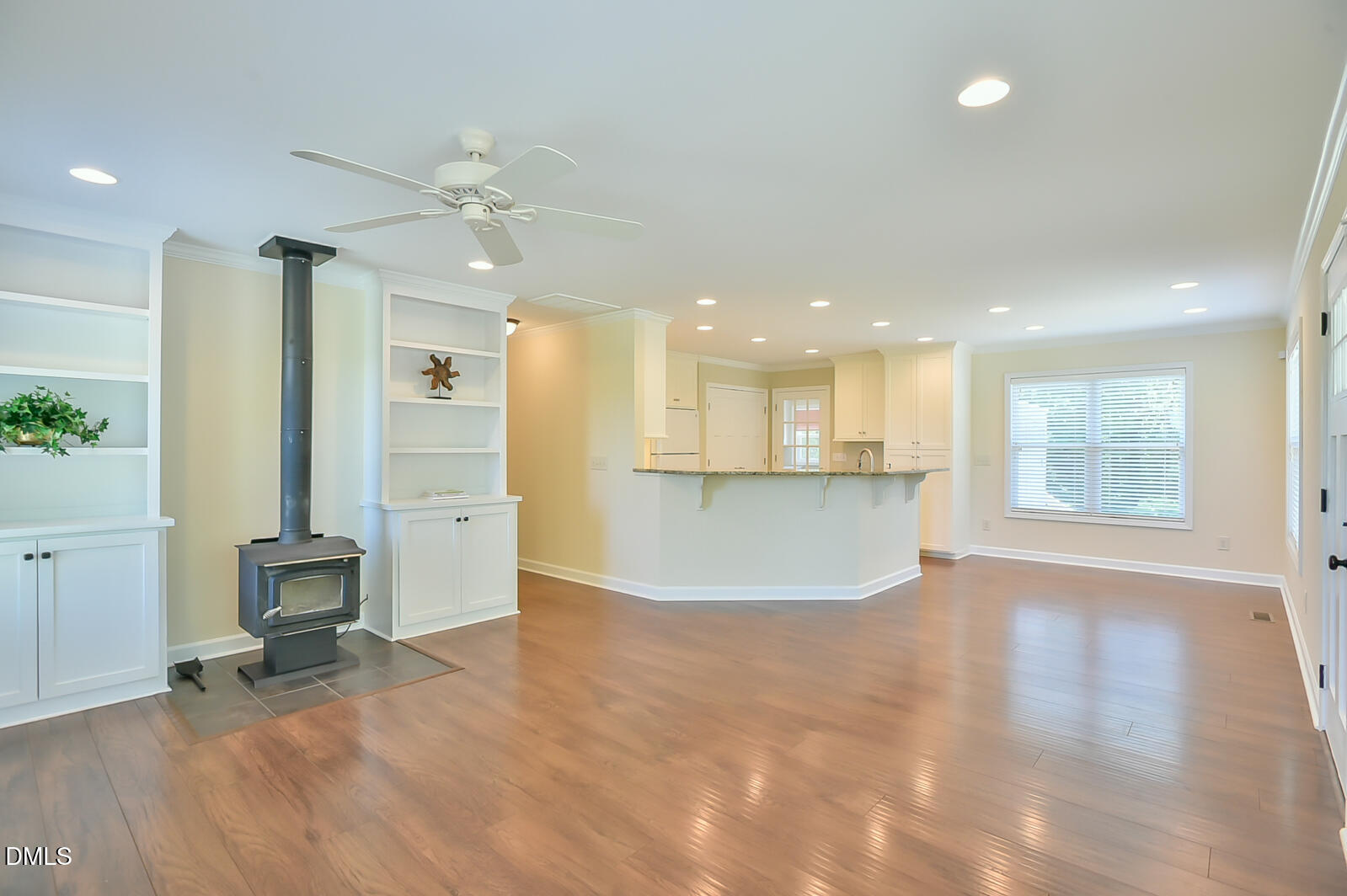 7046 Holts Store Road Burlington, NC 27215 - Photo 8 of 40 LR - Kitchen View