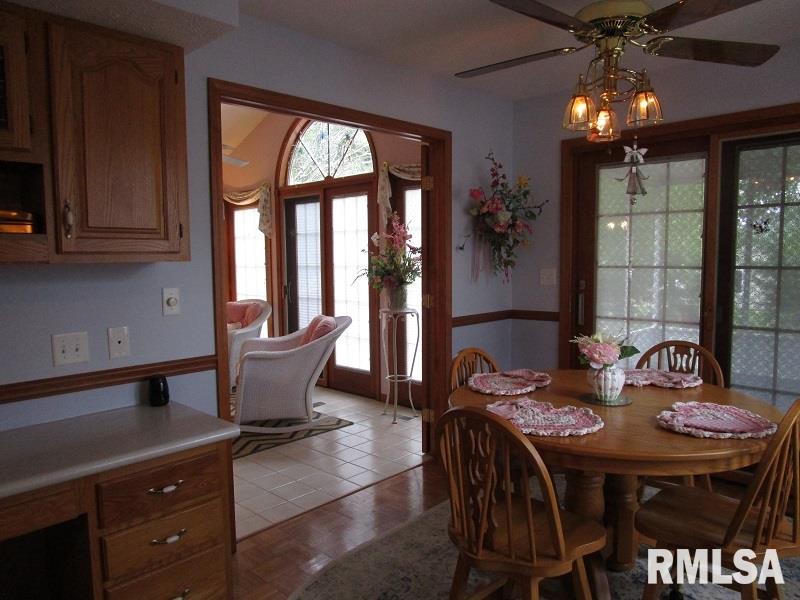 2207 Mound Road Jacksonville, IL 62650 - Photo 14 of 50