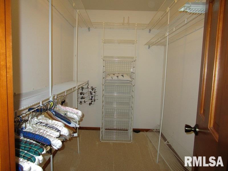 2207 Mound Road Jacksonville, IL 62650 - Photo 26 of 50