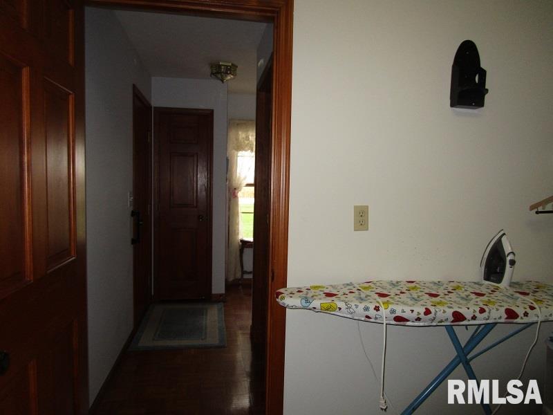 2207 Mound Road Jacksonville, IL 62650 - Photo 32 of 50