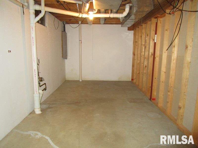 2207 Mound Road Jacksonville, IL 62650 - Photo 43 of 50