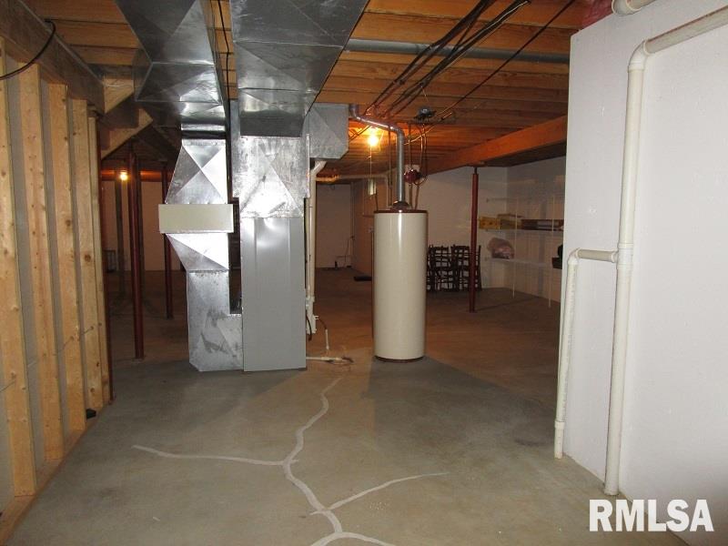 2207 Mound Road Jacksonville, IL 62650 - Photo 44 of 50