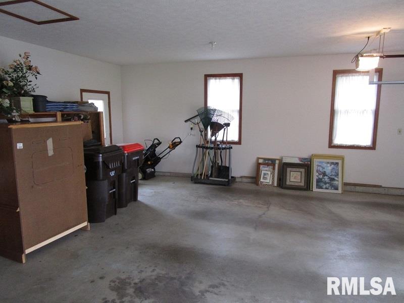 2207 Mound Road Jacksonville, IL 62650 - Photo 48 of 50