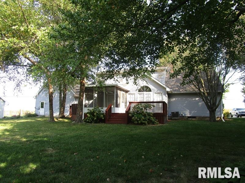 2207 Mound Road Jacksonville, IL 62650 - Photo 6 of 50