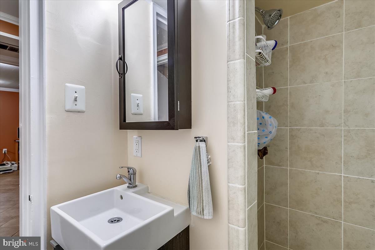 13206 May Court Silver Spring, MD 20906 - Photo 28 of 30 Full bathroom lower level