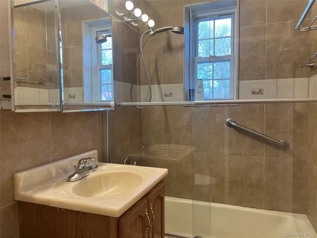 $2,900 | 4 Consulate Drive, Unit 3D, Tuckahoe, NY 10707