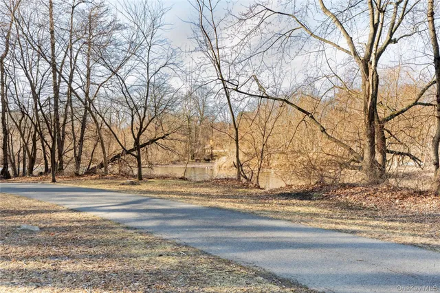 $2,900 | 4 Consulate Drive, Unit 3D, Tuckahoe, NY 10707