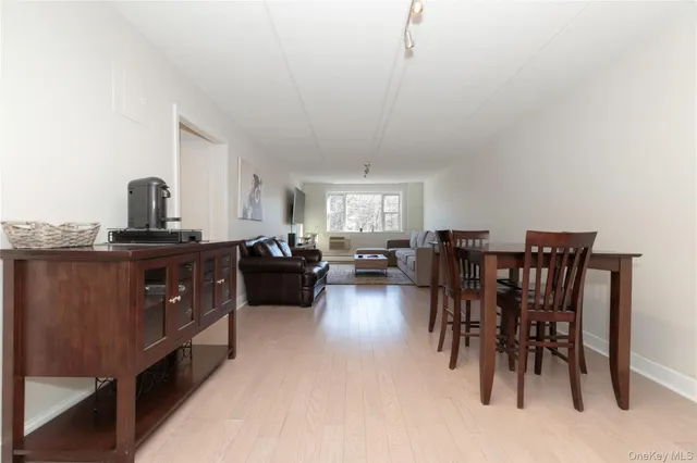 $2,900 | 4 Consulate Drive, Unit 3D, Tuckahoe, NY 10707