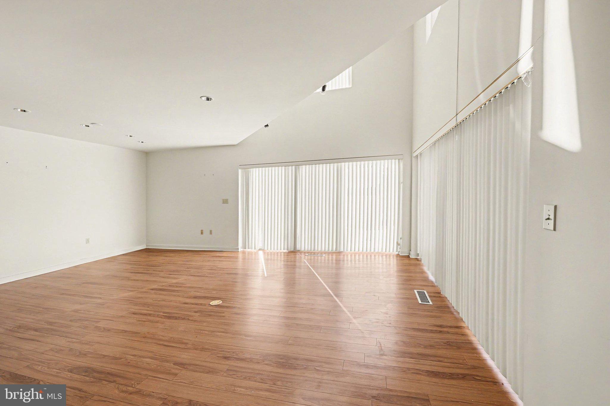 112 Blue Ridge Circle Harrisburg, PA 17110 - Photo 3 of 35