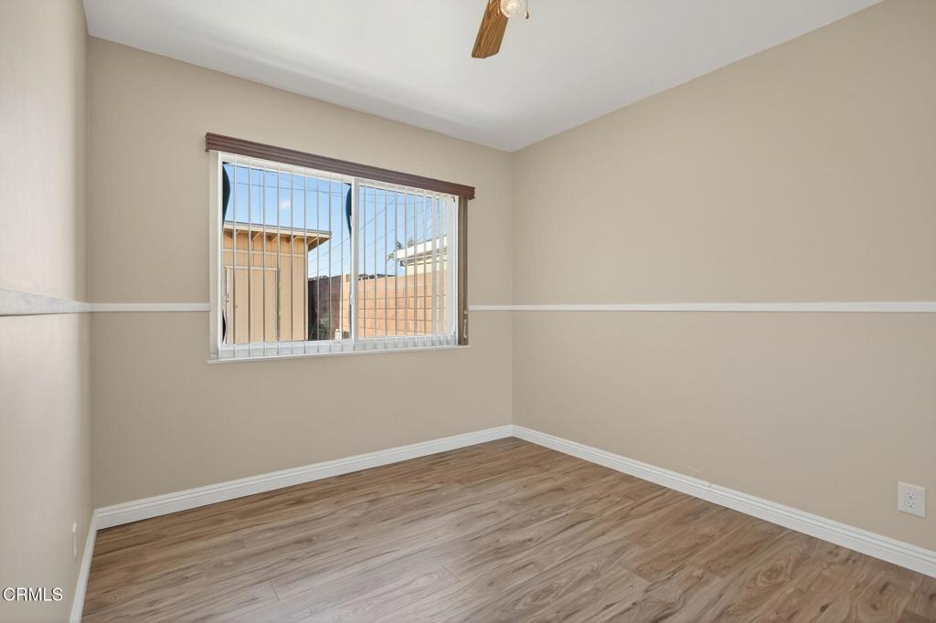 4029 South B Street Oxnard, CA 93033 - Photo 25 of 34 an empty room with a window