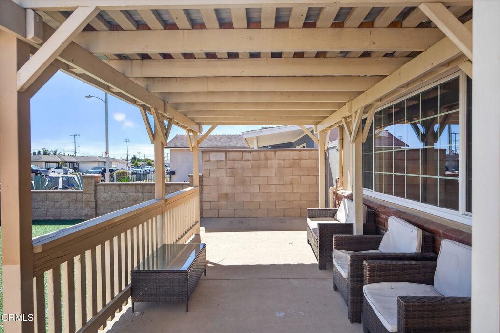 4029 South B Street Oxnard, CA 93033 - Photo 7 of 34 a view of balcony with couch